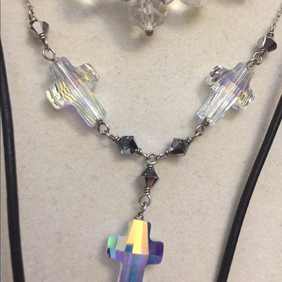 Super fun Crystal set of necklaces and bracelet - Picture 3 of 7